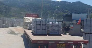 乌兰察布 芝麻白仿形路沿石，直形路沿石