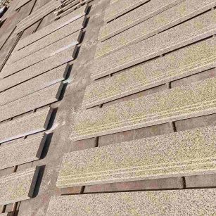 乌兰察布 黄金麻花岗岩光面楼梯踏步