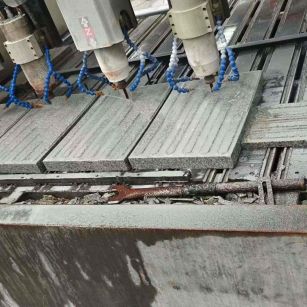 乌兰察布 芝麻白花岗岩荔枝面盲道雕刻