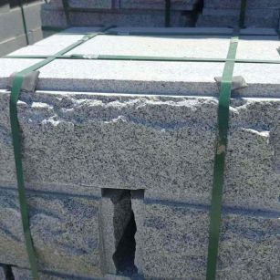 乌兰察布 芝麻白花岗岩自然面成品