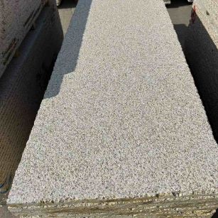 乌兰察布 黄金麻花岗岩荔枝面毛板，半成品