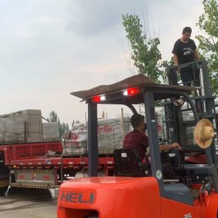 乌兰察布 黄金麻冰裂纹，地铺石装车