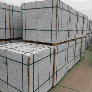 乌兰察布 白麻花岗岩石材荔枝面地铺石（300*600*50）