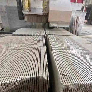 乌兰察布 车间生产日常，黄金麻白麻花岗岩