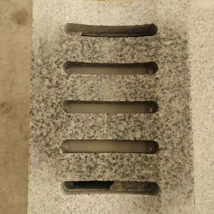 乌兰察布 芝麻白拉丝面花岗岩U型开槽排水槽