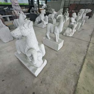 乌兰察布 芝麻白花岗岩造型立体雕刻——十二生肖
