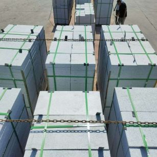 乌兰察布 芝麻白花岗岩5公分地铺石 花岗岩厂家工厂装车日常