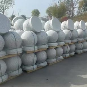 乌兰察布 白麻花岗岩石材圆球，石球，挡车球，隔离球，景观石球，风水球等