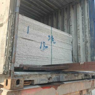 乌兰察布 芝麻白花岗岩石材3.0公分光面毛板装柜出货