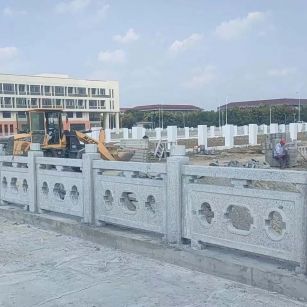 乌兰察布 白麻花岗岩荔枝面河道栏杆