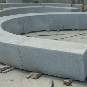 乌兰察布 芝麻白花岗岩光面弧形坐凳