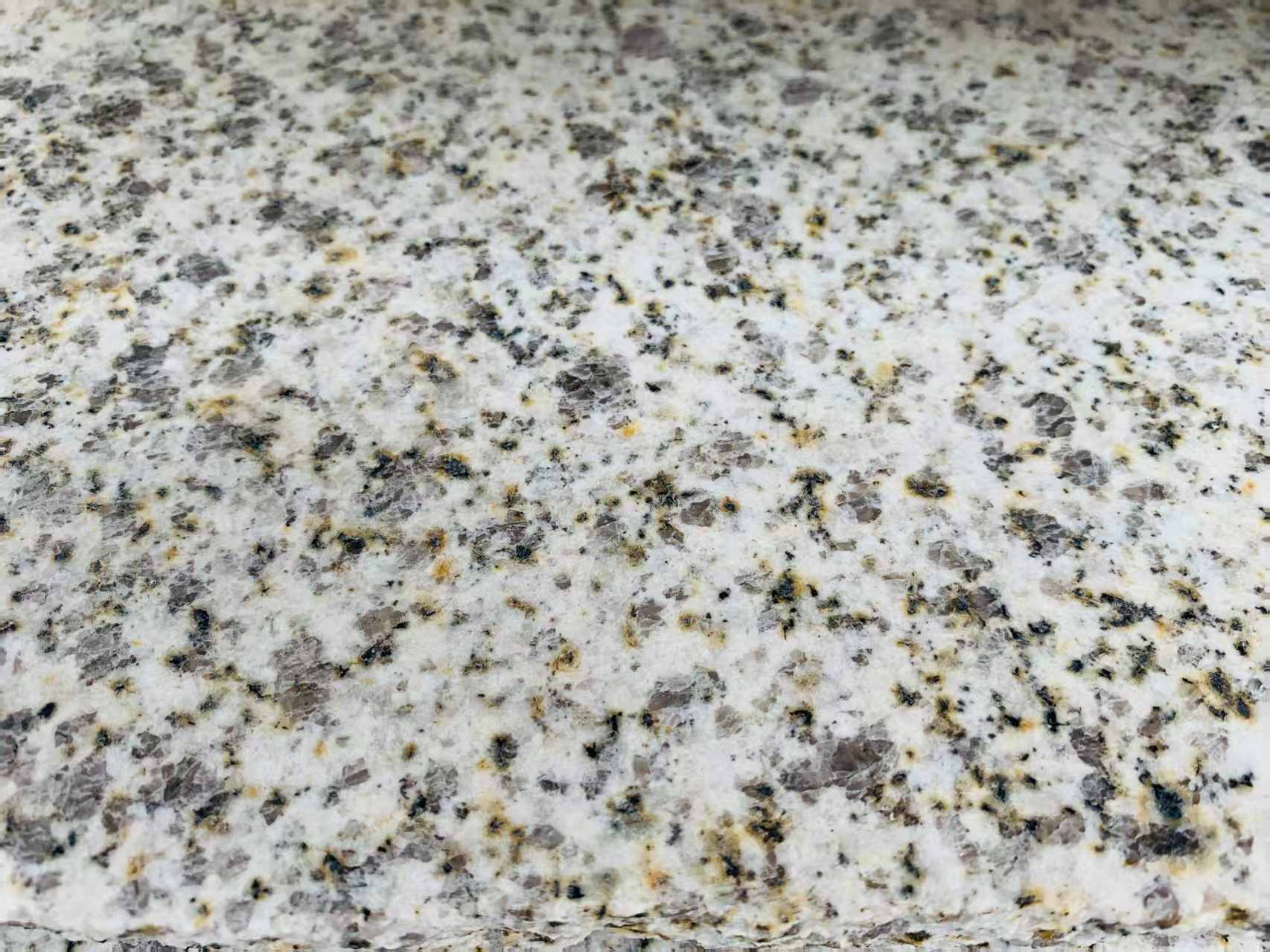 乌兰察布 黄金麻花岗岩石材浅黄光面