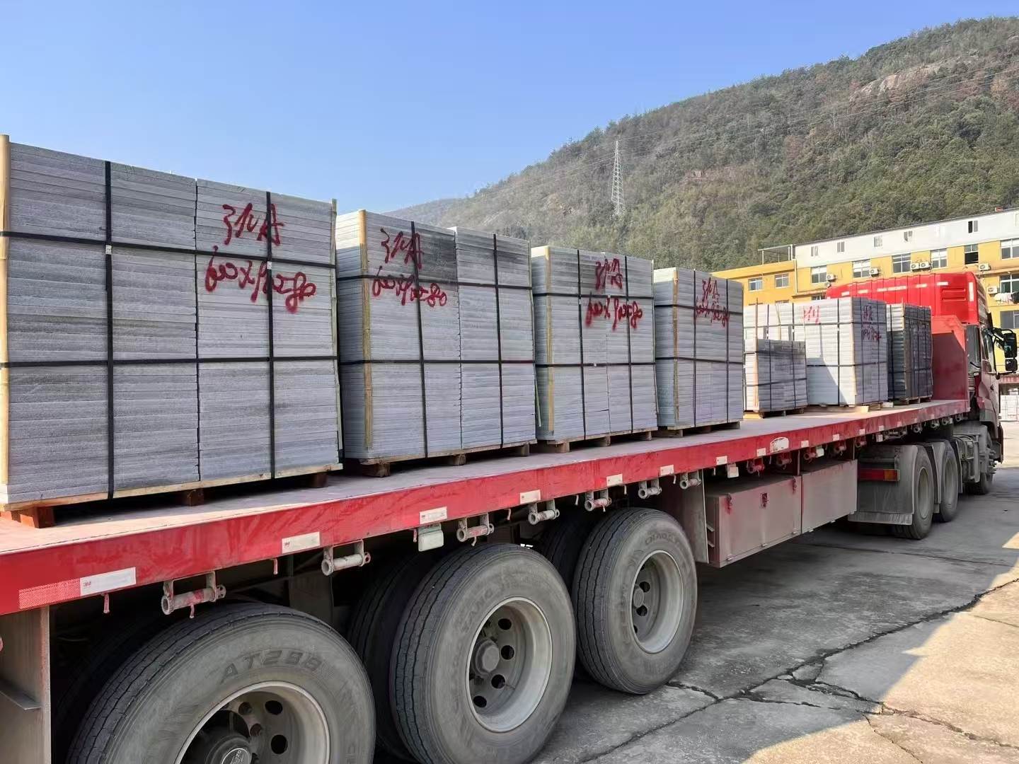 乌兰察布 芝麻灰地铺石出货日常