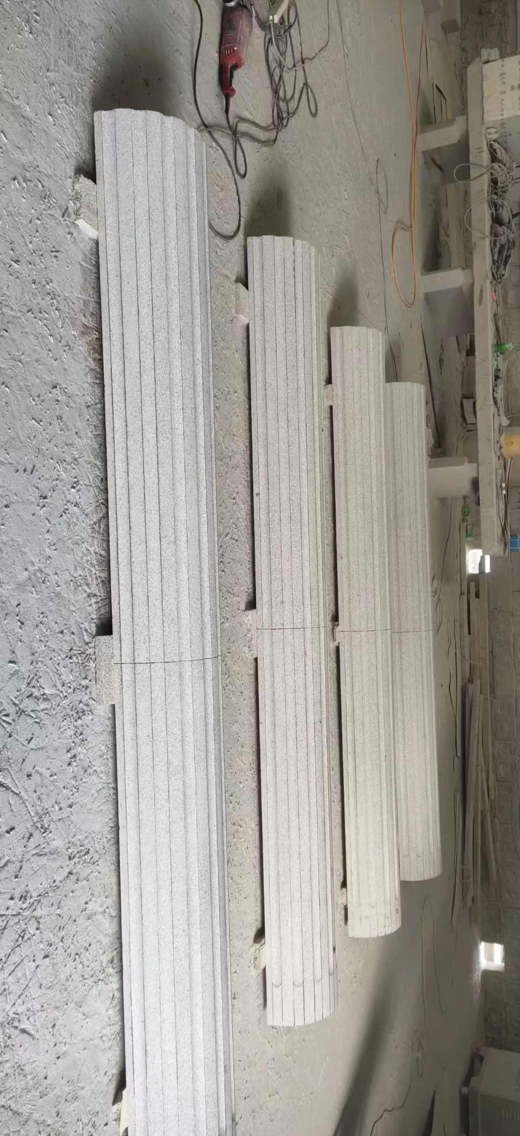 乌兰察布 花岗岩厂家带你看白麻花岗岩门楼大柱柱皮