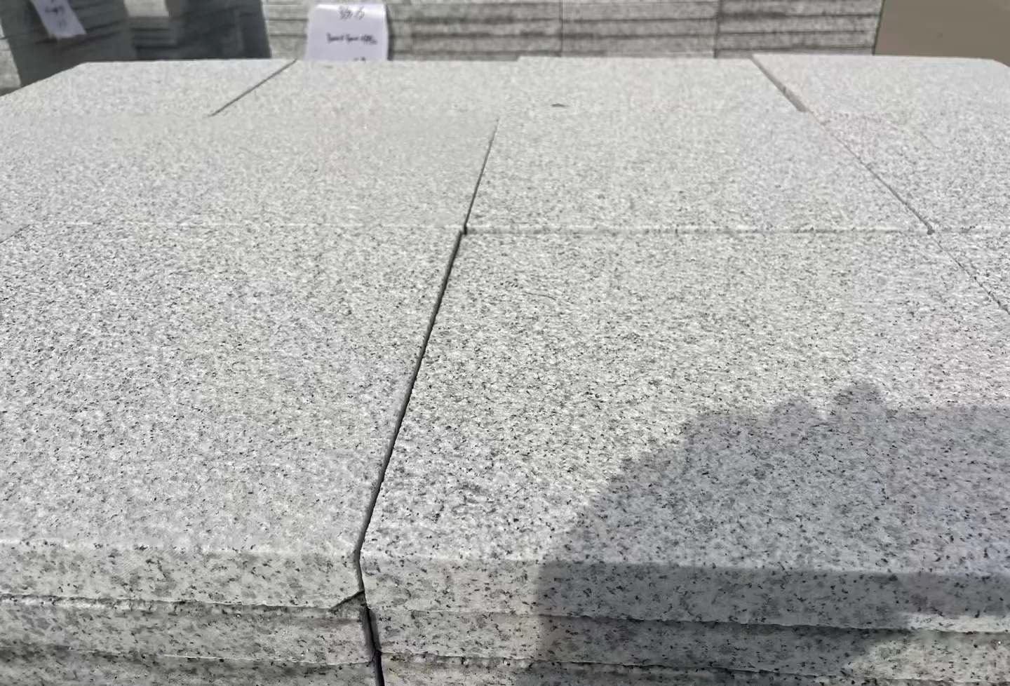 乌兰察布 白麻花岗岩石材推荐 荔枝面地铺石