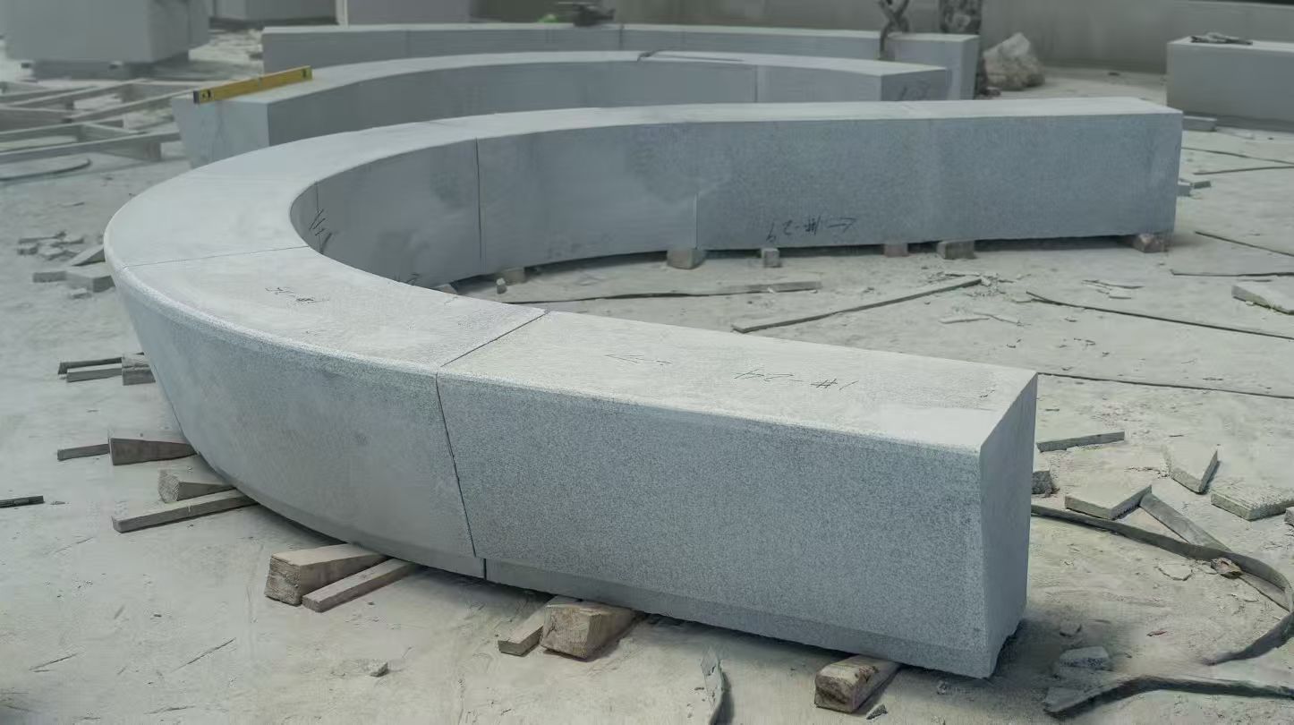 乌兰察布 芝麻白花岗岩光面弧形坐凳