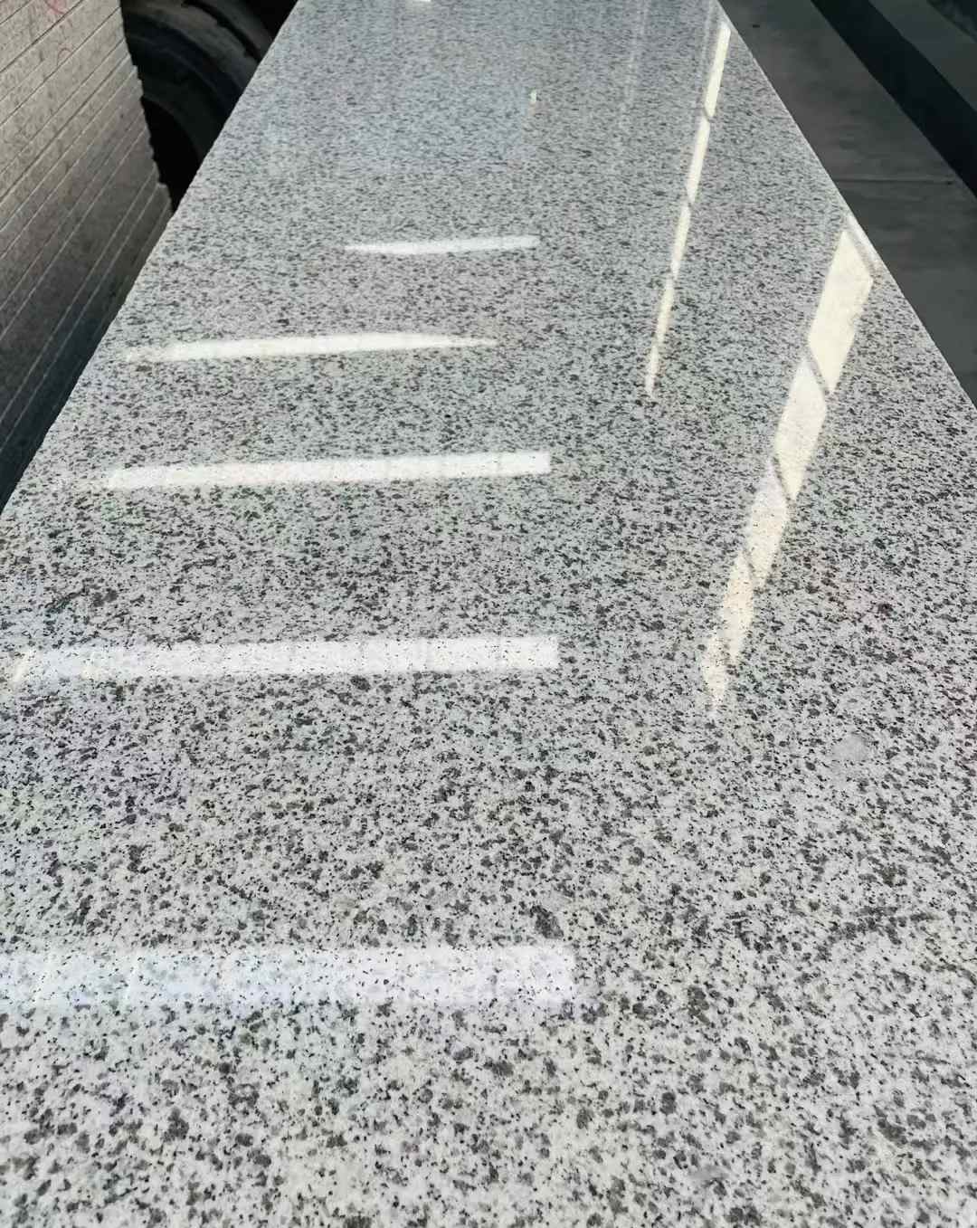 乌兰察布 白麻花岗岩光面毛板