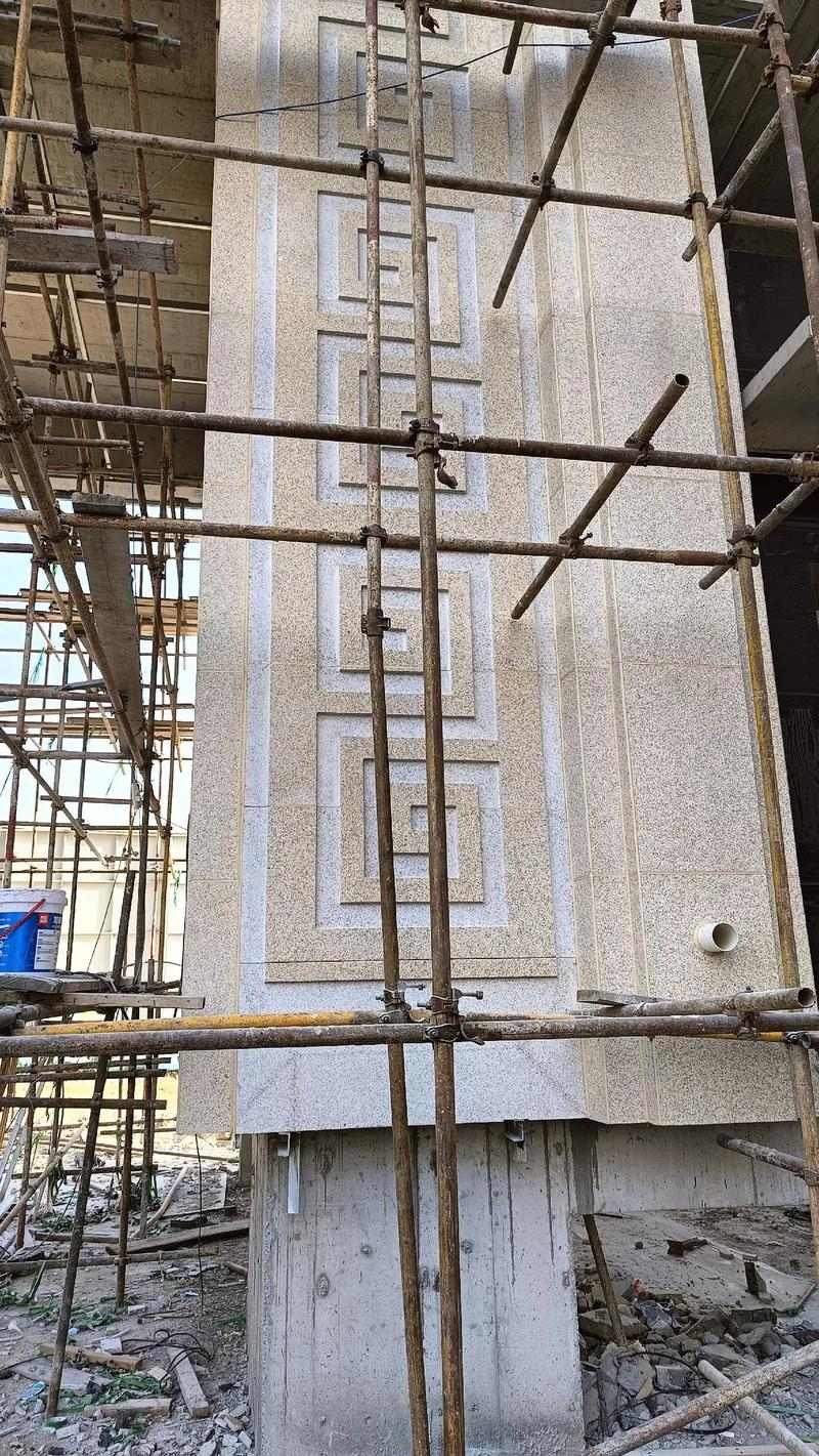 乌兰察布 黄金麻花岗岩别墅外墙干挂回纹造型效果