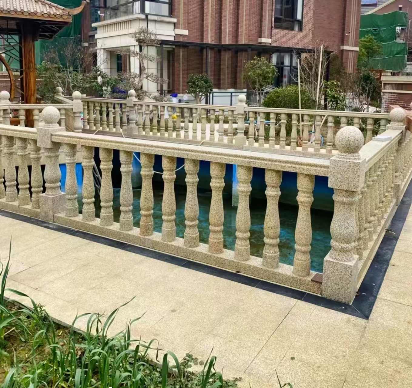 乌兰察布黄金麻花岗岩石材栏杆，扶手，将军柱，花瓶柱