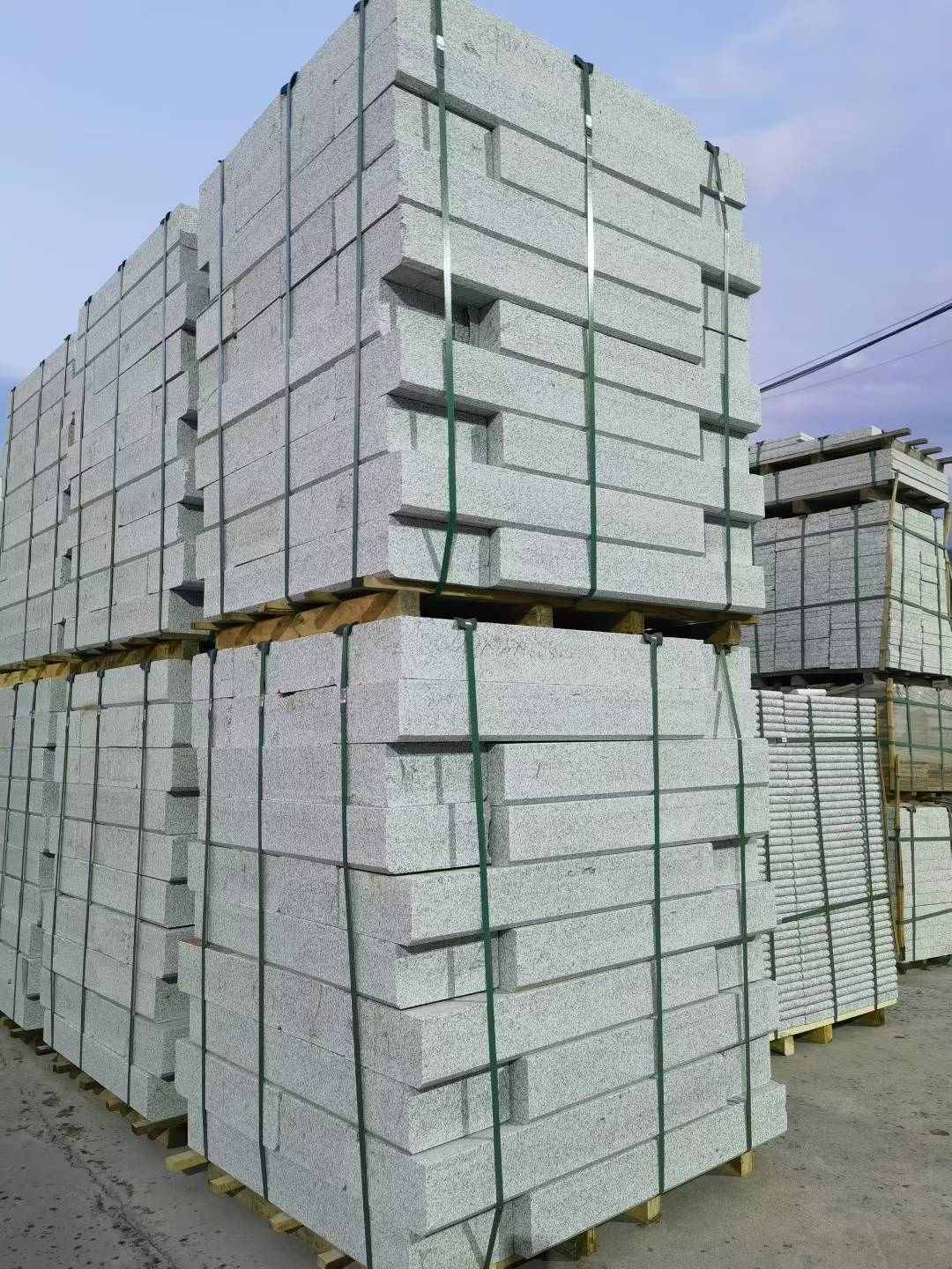 乌兰察布 芝麻白花岗岩路沿石，路缘石，路肩石，道牙，立缘石，马路牙子，街沿石，侧石等