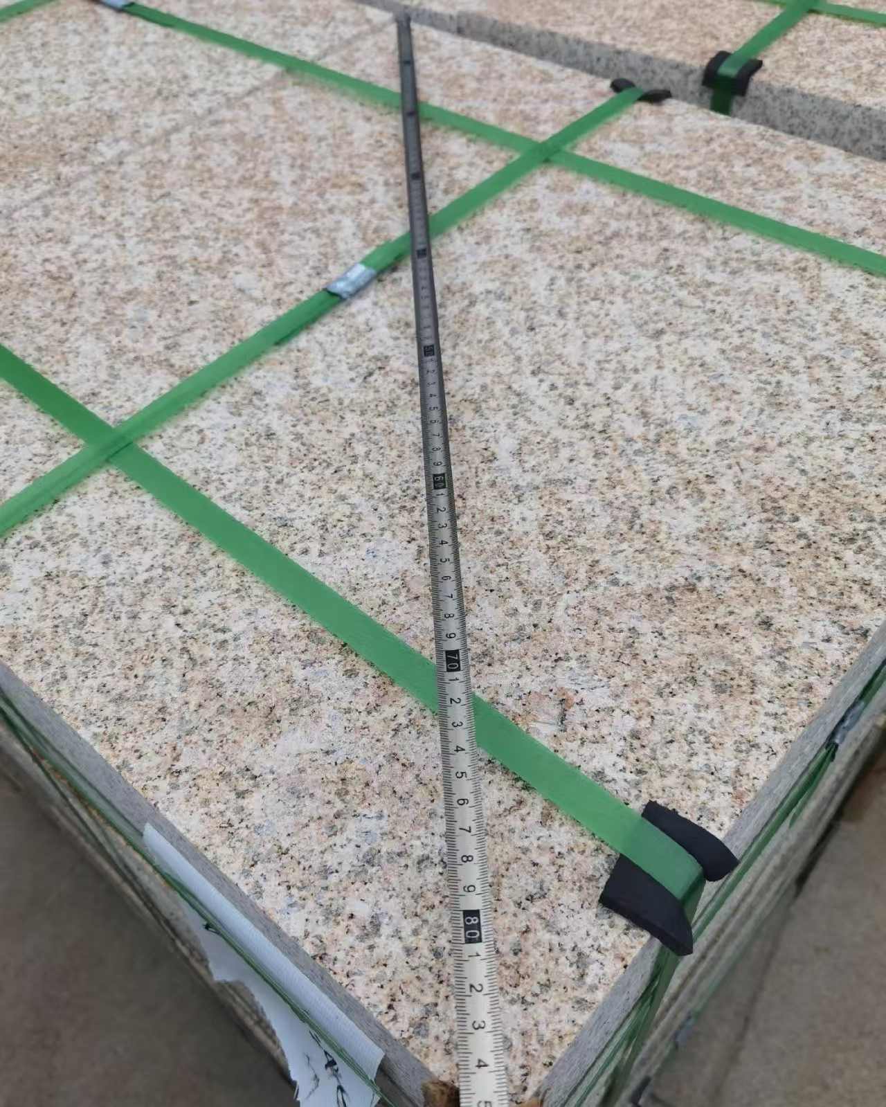 乌兰察布 黄金麻火烧面地铺石