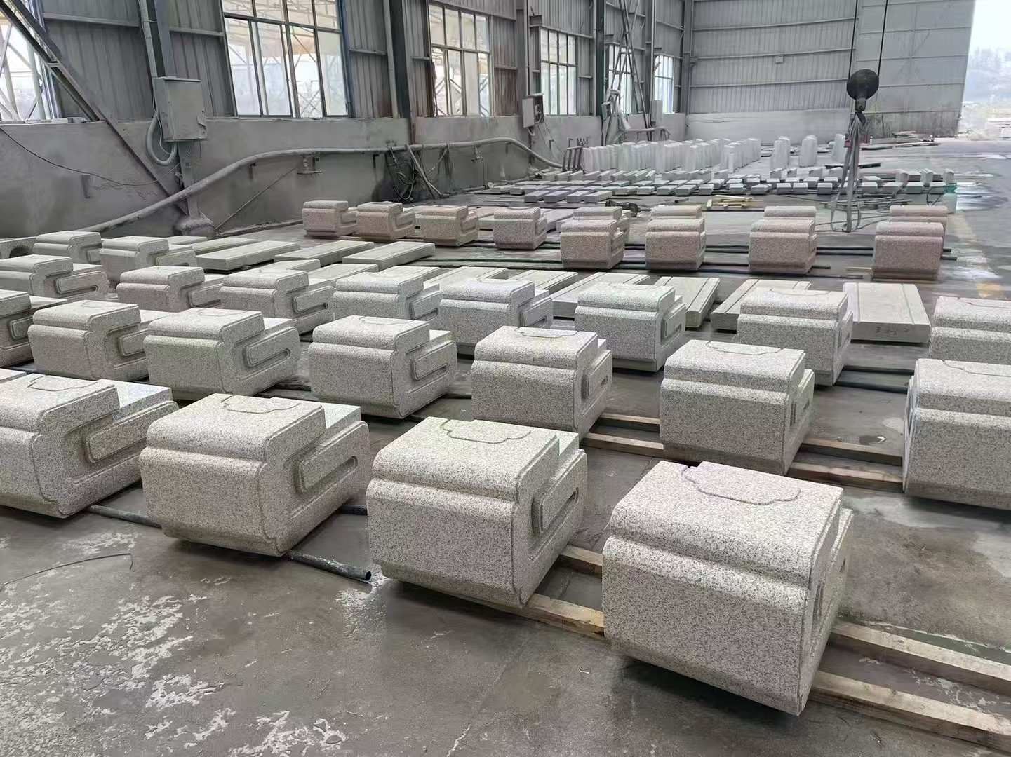 乌兰察布 白麻花岗岩异形加工-石凳，坐凳