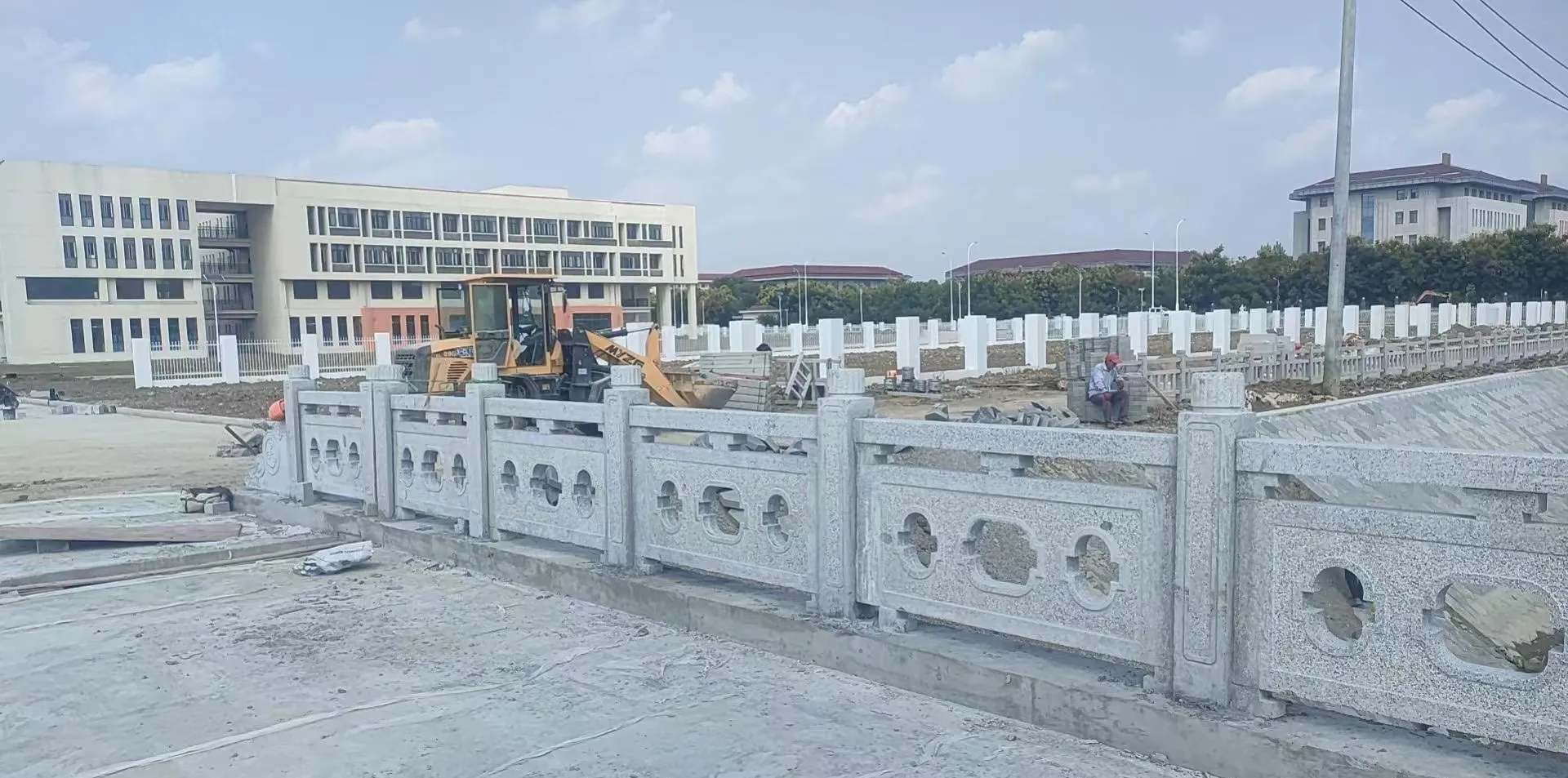 乌兰察布 白麻花岗岩荔枝面河道栏杆