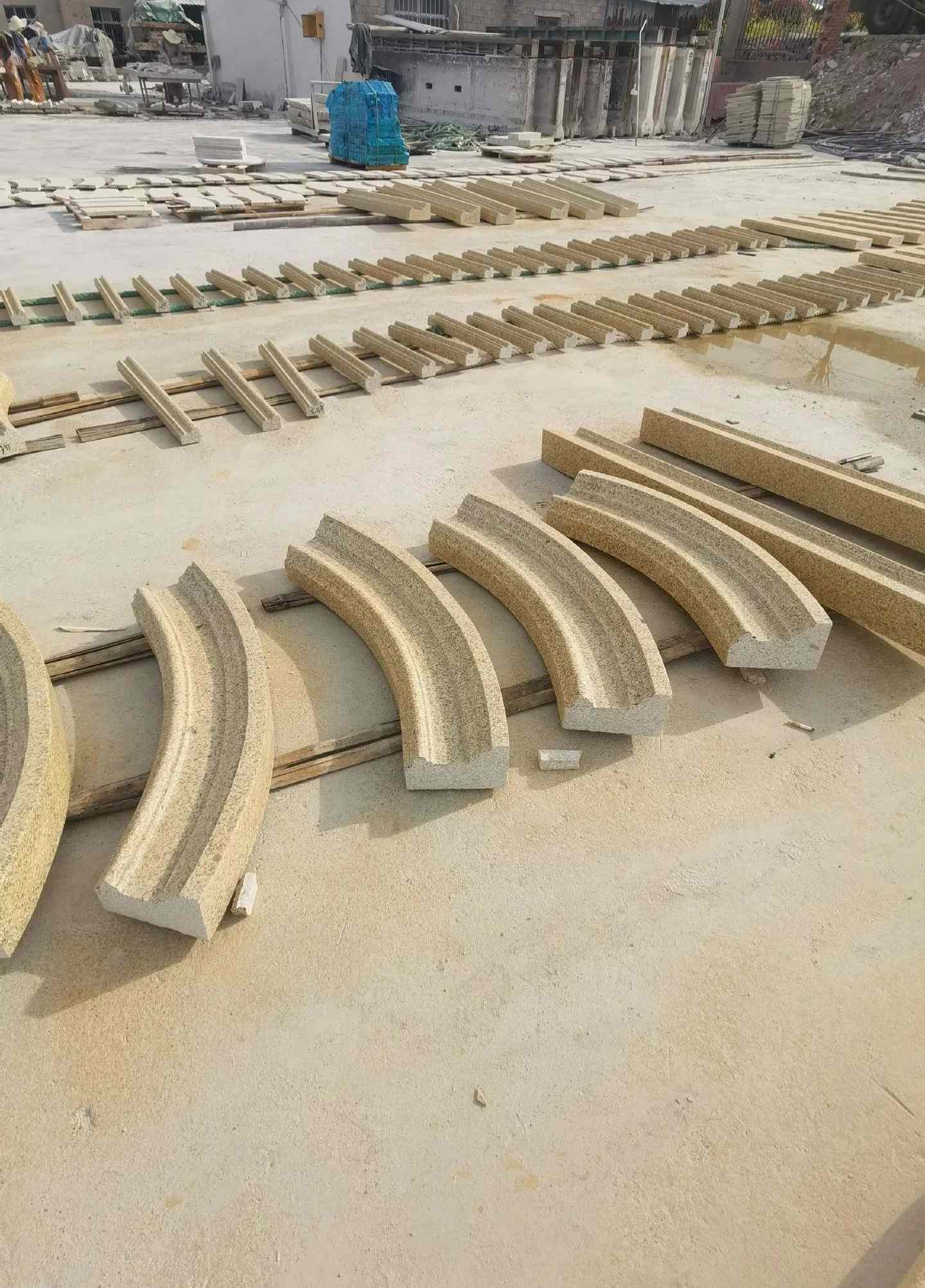 乌兰察布 黄金麻花岗岩别墅线条