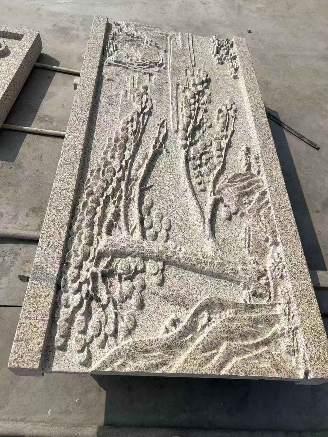 乌兰察布 黄金麻雕刻板浮雕迎客松