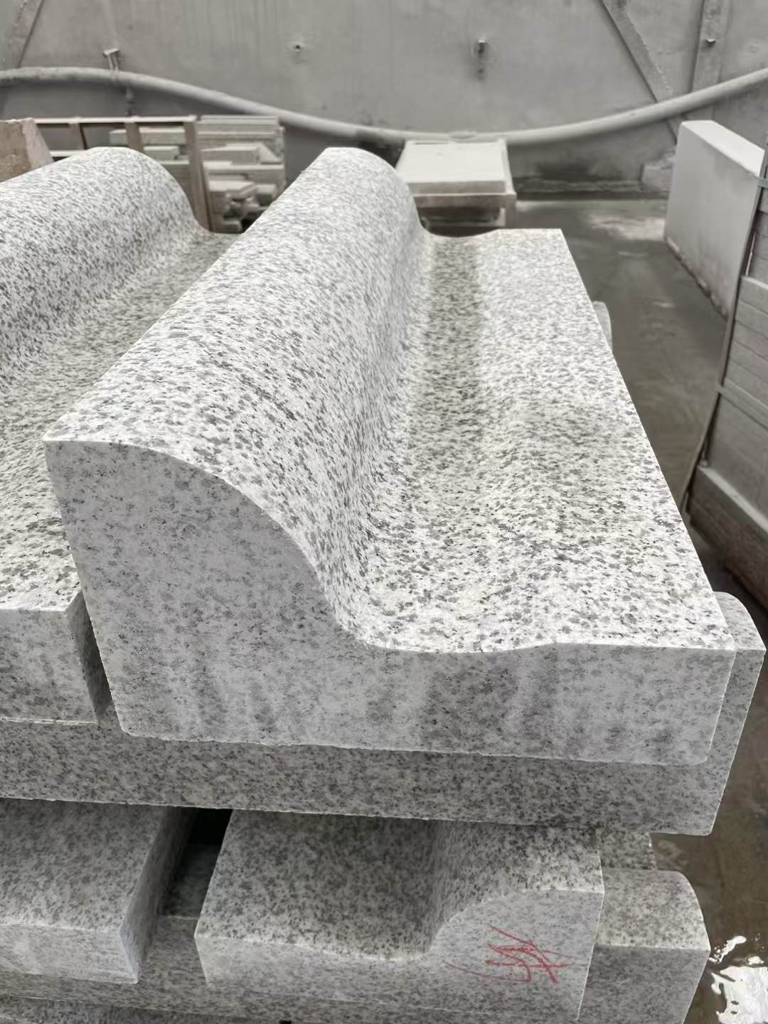 乌兰察布 白麻花岗岩S型路沿石，路侧石，马路牙子等